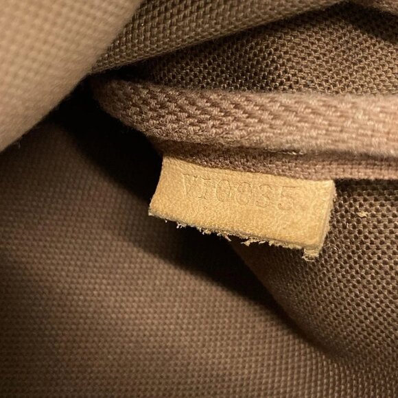 LOUIS VUITTON Pochette Accessoires Monogram Cherry - Handbag 982-070125 - Picture 11 of 12